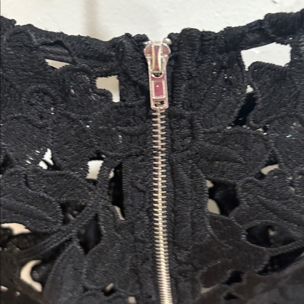 Aqua Black Floral Lace Crop Top - Picture 5 of 6